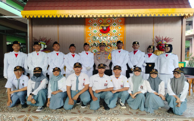 Imbauan Kapolsek Matraman di Upacara Bendera SMKN 5 Jakarta